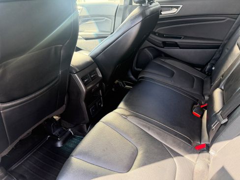 Used 2015 Ford Edge Titanium w/ Equipment Group 302A AWD/4WD image 16