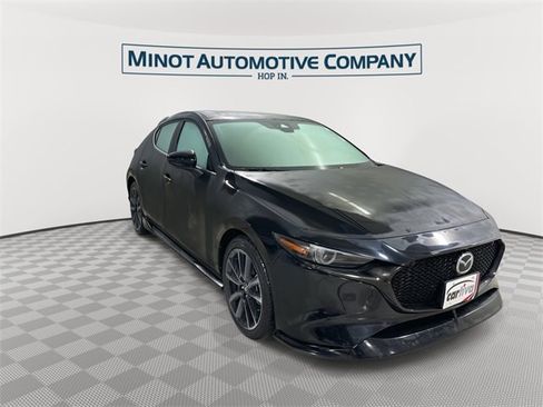 Used 2021 MAZDA MAZDA3 Hatchback w/Premium Plus Pkg image 2