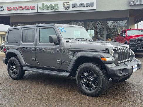 Used 2022 Jeep Wrangler Unlimited Sport image 23