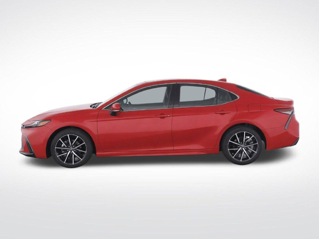 Used 2023 Toyota Camry SE FWD image 7