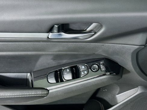 Used 2023 Nissan Altima 2.5 SV image 15