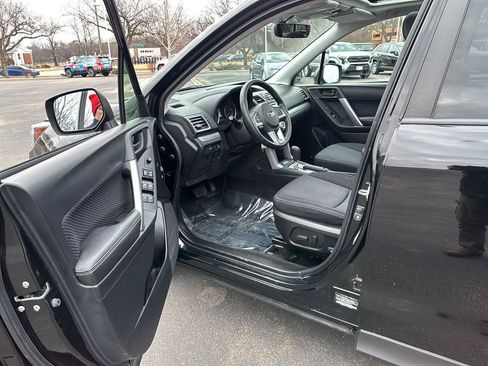 Used 2018 Subaru Forester 2.5i Premium w/ All-Weather Package image 2