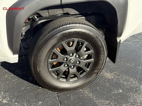 Used 2025 Toyota 4Runner SR5 AWD/4WD image 4