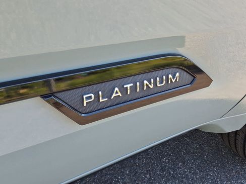 Used 2024 Toyota Tundra Platinum AWD/4WD image 32