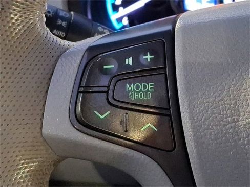 Used 2014 Toyota Sienna XLE image 22