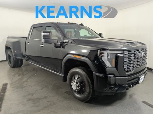 Used 2025 GMC Sierra 3500 Denali Ultimate AWD/4WD image 1