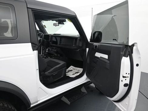 Used 2025 Ford Bronco 2-Door AWD/4WD image 13