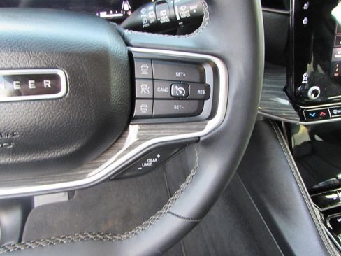 Used 2022 Jeep Wagoneer Series II image 14