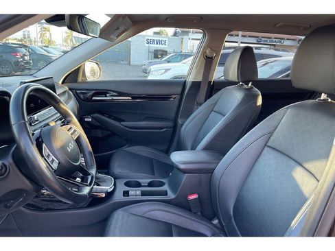 Used 2022 Kia Seltos SX w/ Sunroof Package image 10