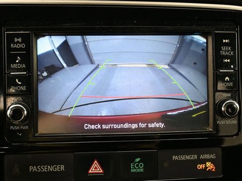 Used 2018 Mitsubishi Outlander ES image 28