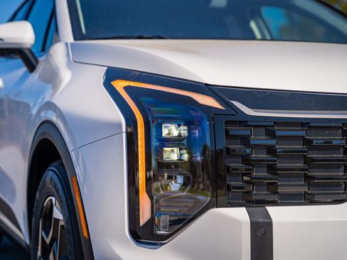 New 2026 Kia Sportage EX FWD image 7