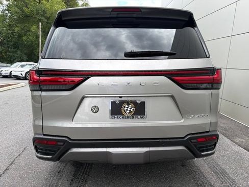 Used 2025 Lexus LX 700h Luxury AWD/4WD image 4