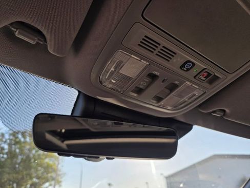 Used 2018 Honda Accord Touring image 35