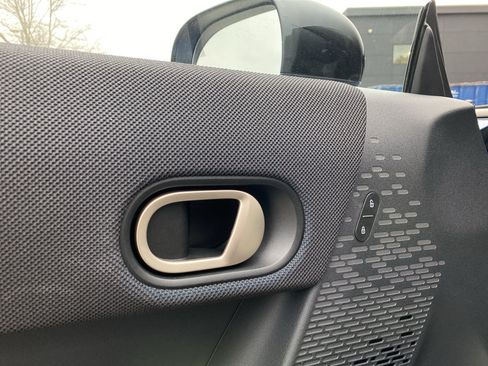New 2026 MINI Cooper 2-Door Hardtop FWD image 23