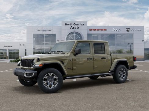Used 2025 Jeep Gladiator Sport w/ Premium Package AWD/4WD image 2
