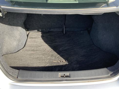 Used 2014 Nissan Sentra SV image 8