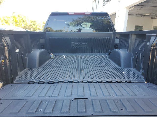 Used 2025 GMC Sierra 1500 SLT AWD/4WD image 6