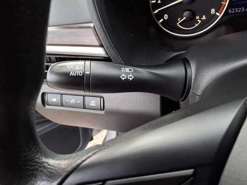 Used 2024 Nissan Altima 2.5 SV FWD image 10