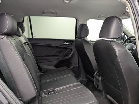 Used 2023 Volkswagen Tiguan SE FWD image 18