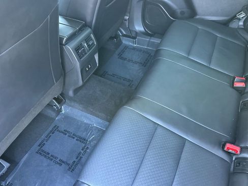 Used 2025 Nissan Rogue SV w/ SV Premium Package image 11