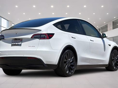 Used 2022 Tesla Model Y Performance AWD/4WD image 4