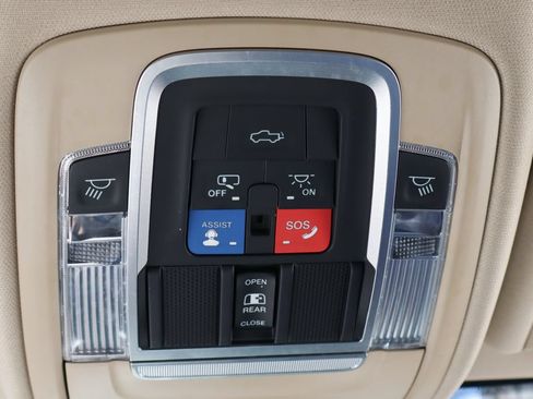 Used 2022 RAM 2500 Laramie AWD/4WD image 33
