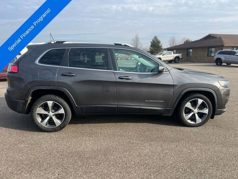 Used 2019 Jeep Cherokee Limited image 7