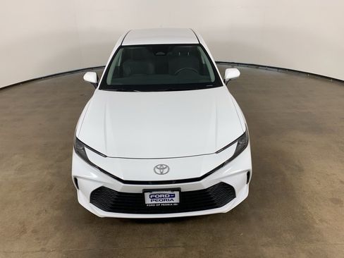Used 2025 Toyota Camry LE image 4