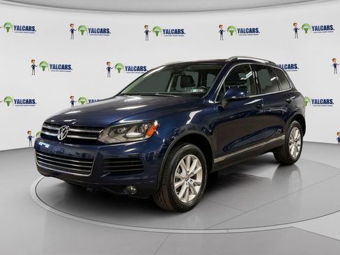 Used 2013 Volkswagen Touareg Sport image 1