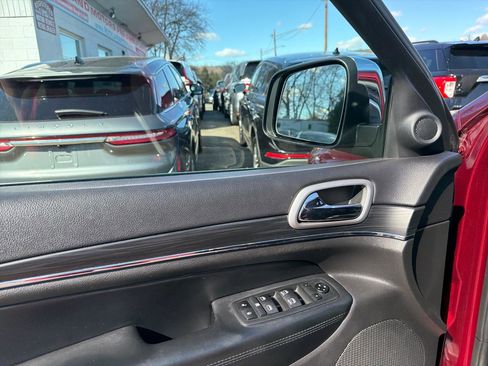 Used 2021 Jeep Grand Cherokee Limited w/ Premium Lighting Group image 18