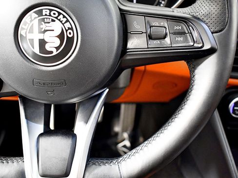 Used 2020 Alfa Romeo Giulia AWD w/ Quick Order Package 22J Sport image 27