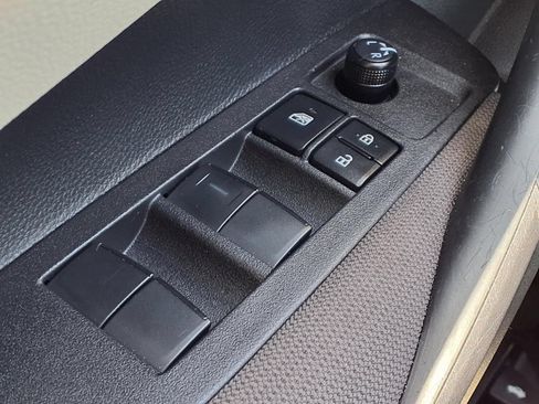 Used 2026 Toyota Corolla LE FWD image 24
