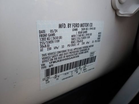 Used 2025 Ford Explorer Platinum AWD/4WD image 24