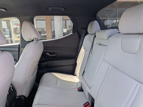 Used 2025 Hyundai Santa Cruz SEL AWD/4WD image 33