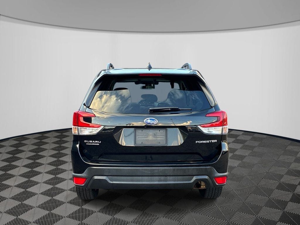 Used 2021 Subaru Forester Premium AWD/4WD image 6