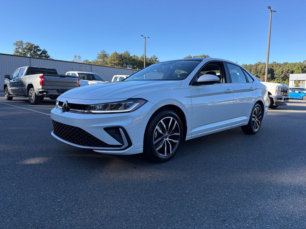 New 2027 Volkswagen Jetta SE FWD image 2