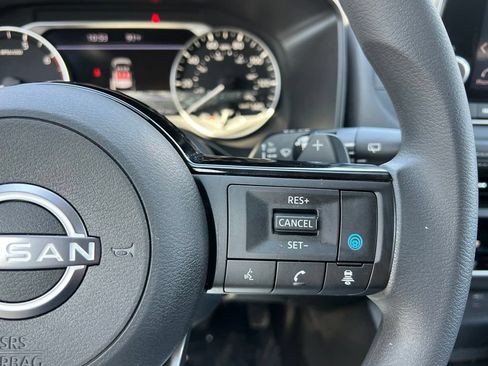 Used 2023 Nissan Rogue SV FWD image 26