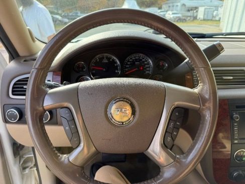 Used 2010 Chevrolet Suburban LTZ image 27