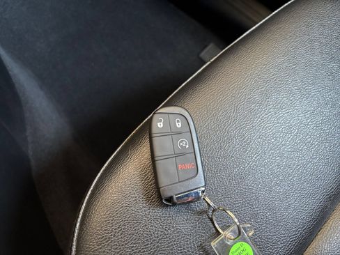 Used 2025 Jeep Compass Limited AWD/4WD image 21