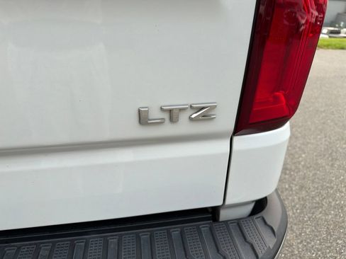Used 2021 Chevrolet Silverado 1500 LTZ AWD/4WD image 11
