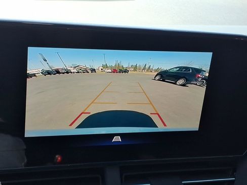 Used 2024 Chevrolet Trax RS FWD image 18