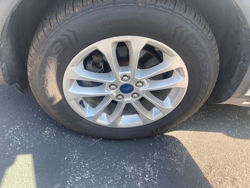 Used 2022 Ford Escape SE w/ Cold Weather Package image 37