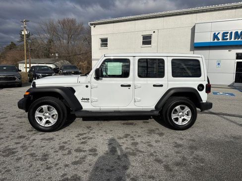Used 2022 Jeep Wrangler Unlimited Sport w/ Sun And Sound Package image 3