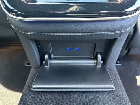 Used 2025 Mercedes-Benz S 580 4MATIC Sedan image 32