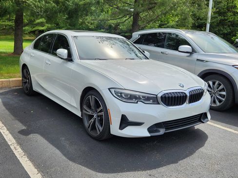 Used 2021 BMW 330i xDrive Sedan w/ Premium Package AWD/4WD image 2