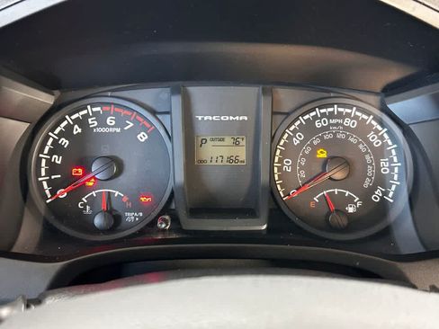Used 2017 Toyota Tacoma SR w/ SR Convenience Package RWD image 16
