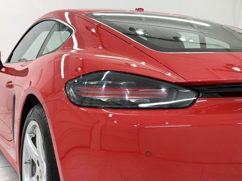 Certified 2019 Porsche 718 Cayman S RWD image 18