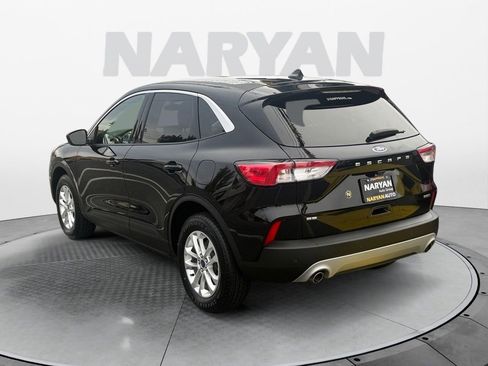 Used 2022 Ford Escape SE image 6