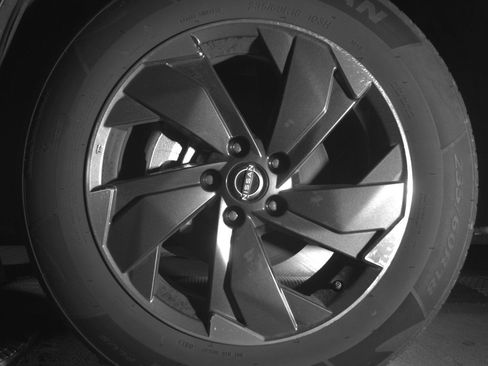 Used 2025 Nissan Rogue SV image 12