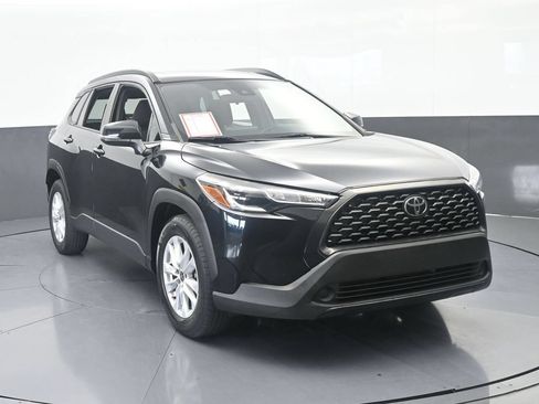 Used 2022 Toyota Corolla Cross LE w/ Moonroof Package FWD image 9